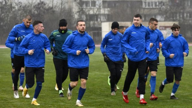 Черно море започна зимната си подготовка днес с група от