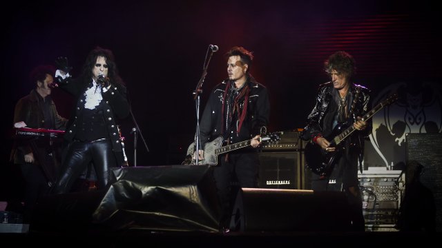 Джони Деп Алис Купър и Джо Пери от Aerosmith идват идват