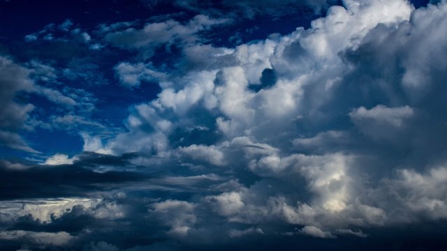 В днешния неделен ден облачността над страната ще бъде значителна