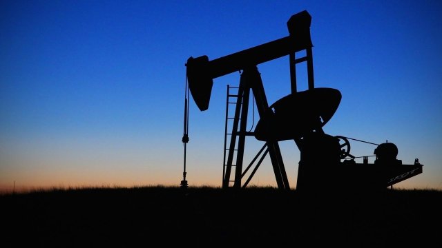 Петролът отбеляза третата си седмична загуба за последните четири седмици