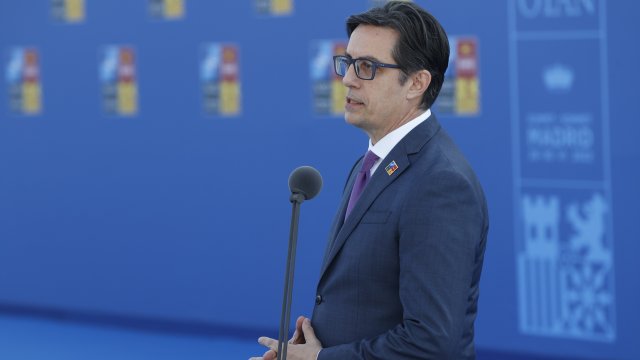 Македонският президент Стево Пендаровски съобщи че ще посети София на