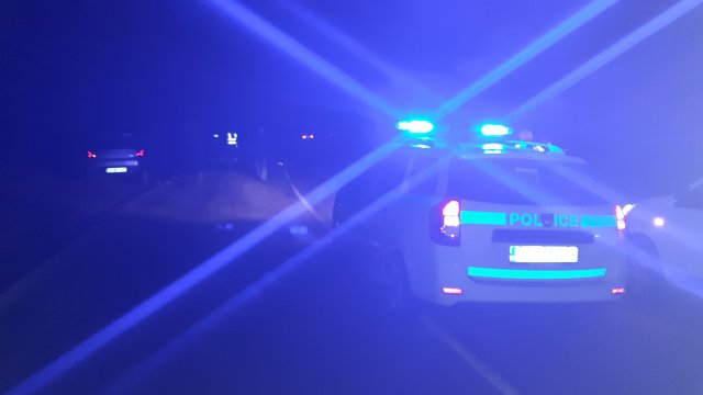 Шофьор заби ТИР в тухлена ограда и се озова в