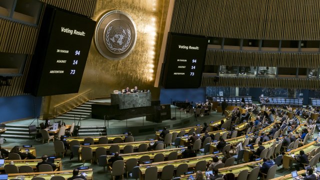 Общото събрание на ООН одобри днес резолюция в която се