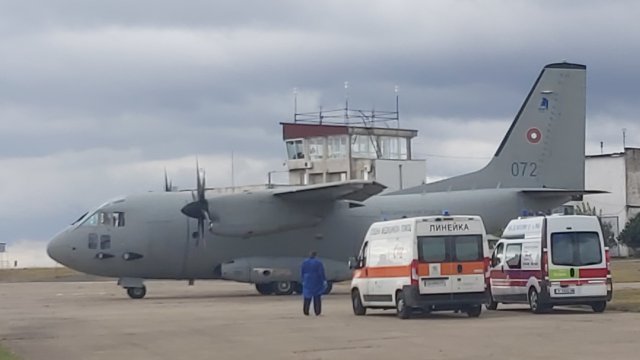Военният самолет Спартан ще прибере в България пребития секретар на българския
