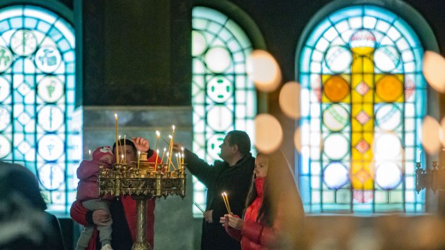 Православна църква почита Св. Симеон Стълпник. Светията се родил през