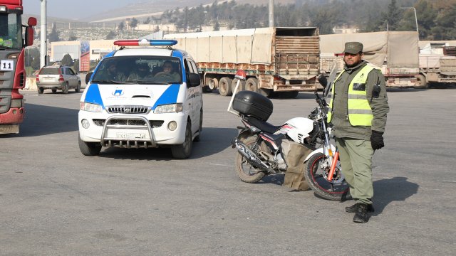 Въздушен удар е унищожил конвой камиони, преминал в Източна Сирия