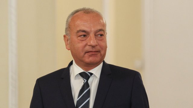 Със заповед на министър председателя Гълъб Донев от длъжността заместник министър на