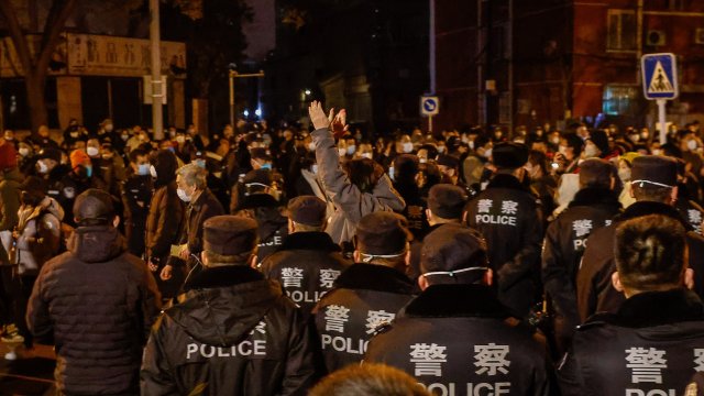 Продължават протестите в някои китайски градове срещу наложените от властите