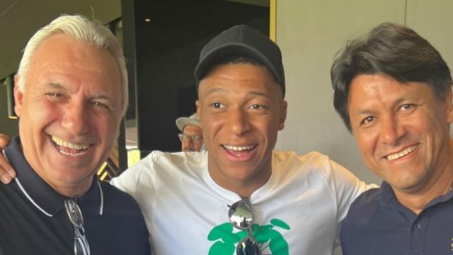 Христо Стоичков изгледа на живо дербито от Мейджър Лийг Сокър