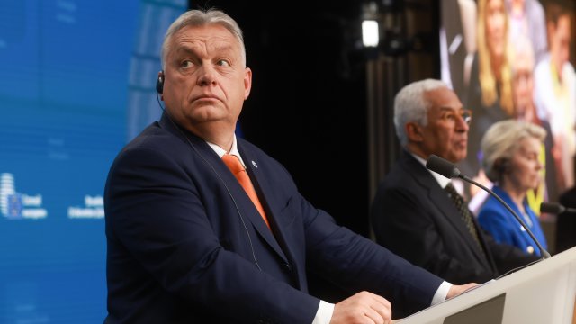 ЕС наложи 15 кръга санкции на Москва заради нахлуването ѝ в Украйна.