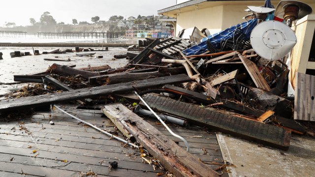 Петгодишно момче беше отнесено от наводненията причинени от поредната мощна