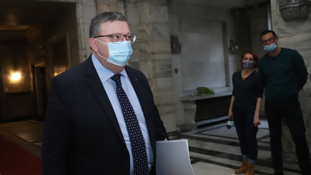 Сотир Цацаров напуска председателското място в Комисията за противодействие на