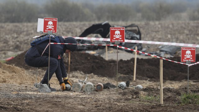 Украйна е най-засегнатата от мини страна в света, казва заместник-министърът