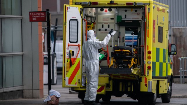 Властите във Великобритания регистрираха първия смъртен случай на пациент заразен