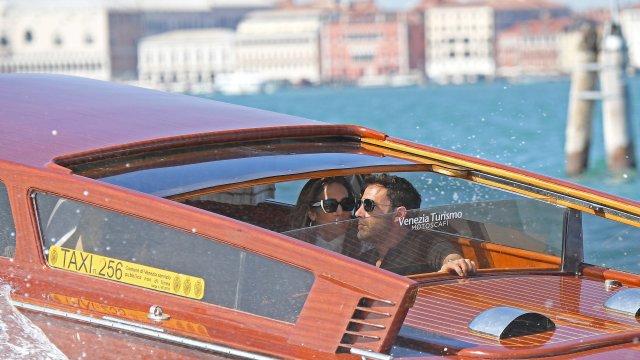 Дженифър Лопес и Бен Афлек заминаха на втори меден месец Младоженците