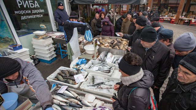 Започват засилени проверки на пазарите в навечерието на Никулден  Екипите на