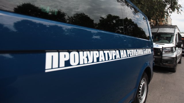 За целта обвинените за участие в групата общински съветници учредили