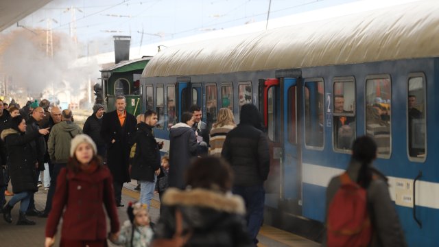 В навечерието на коледните празници БДЖ остана без възможност за