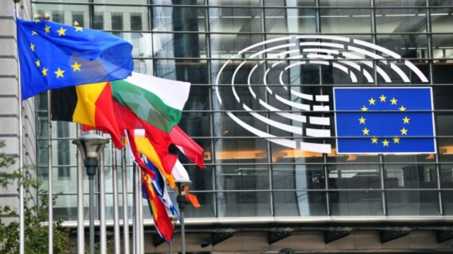Европейската комисия не приема искането на българското правителство да бъде