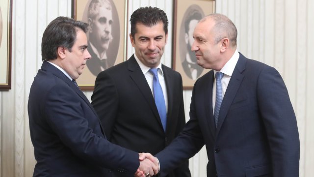 Президентът Румен Радев продължава консултациите с партиите за съставяне на