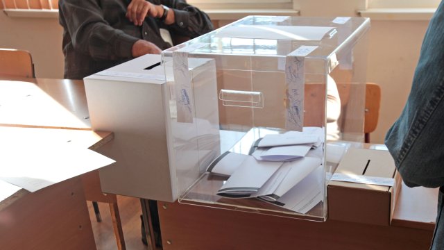 Правната комисия прие промените в Изборния кодекс и връщането на