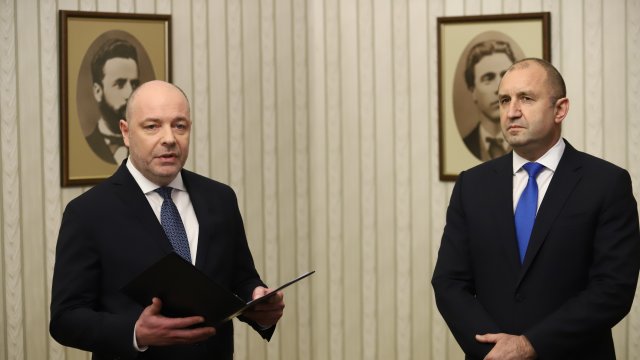 Правителство с трима вицепремиери предлага кандидатът за премиер проф. Николай