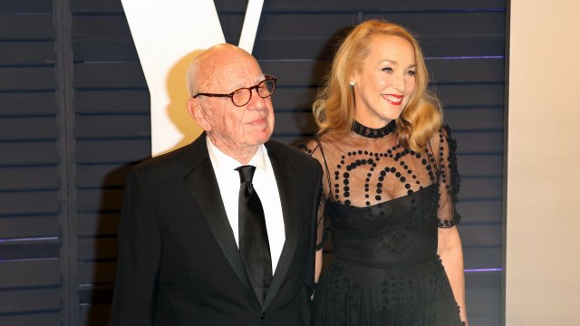 Австралийският медиен магнат Рупърт Мърдок и четвъртата му съпруга Джери