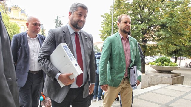 От Демократична България излязоха с позиция по повод решението на