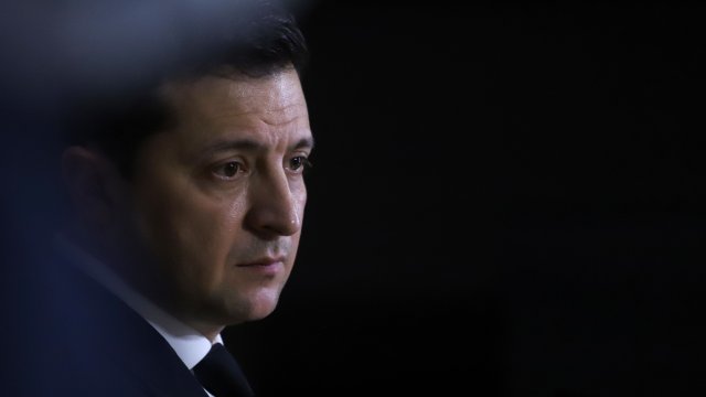 Президентът на Украйна Володимир Зеленски коментира че Русия наема убийци