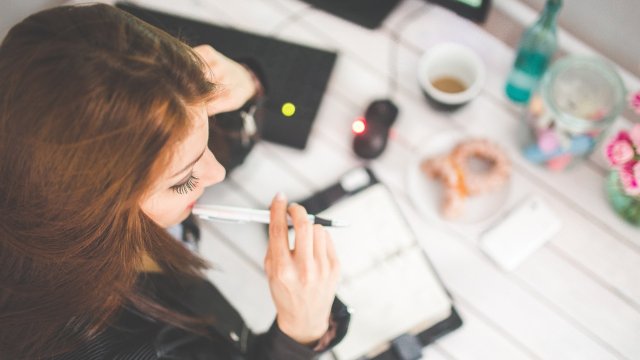 Компаниите във Великобритания използват четиридневната работна седмица за да привличат