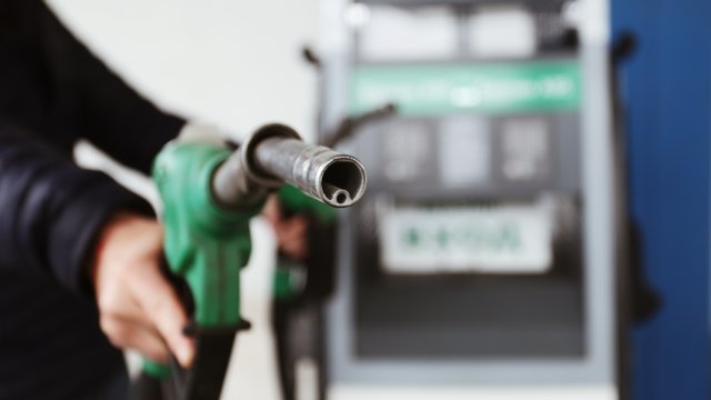 Фалити и затваряне на малки бензиностанции в страната както и