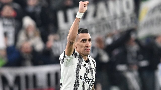 Ръководството на Ювентус  все още обмисля дали да предложи нов договор