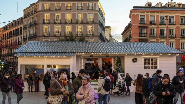 Испания планира да въведе задължително носене на маски на открито