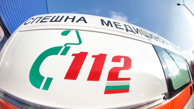 Тежка катастрофа в столицата Кола се забила в дърво след