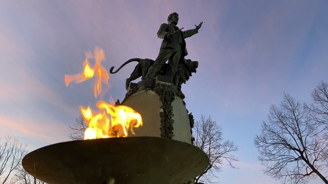 България отбелязва 185 години от рождението на Васил Левски Център