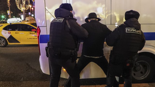 Около 2 хиляди мигранти от съседни страни са задържани в