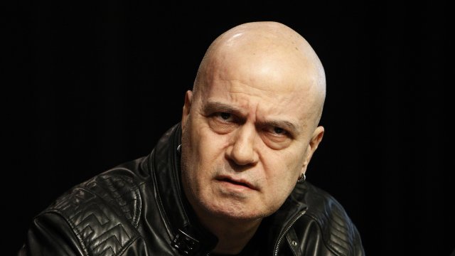 Лидерът на партия Има такъв народ Станислав Трифонов отговори на