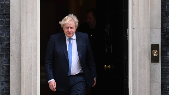 Британският министър председател Борис Джонсън се извини на британските депутати за