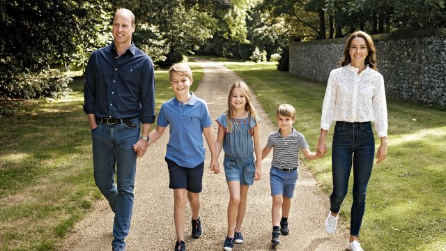 Британският принц Уилям и съпругата му Кейт Мидълтън изненадаха със