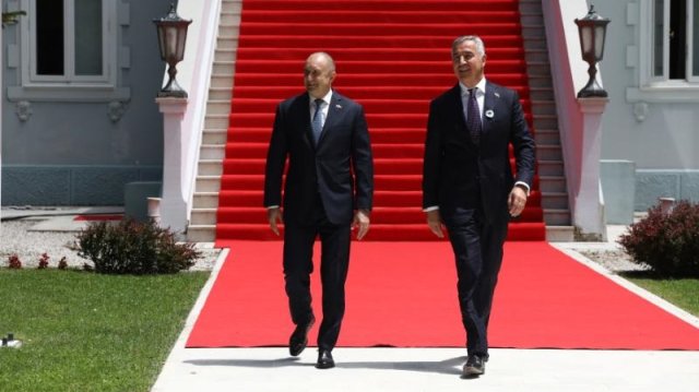 Втори ден от визитата на президента Румен Радев в Черна