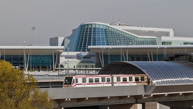 Столичното летище обяви поръчка за закупуване на 64 електрически автомобилa