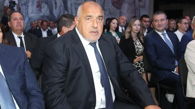 Имаме едно много счупено нещо наречено държава и трябва да