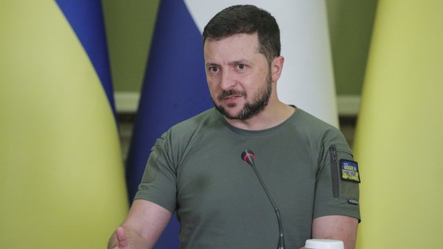 Украинският парламент вчера уволни началника на вътрешното разузнаване и главния