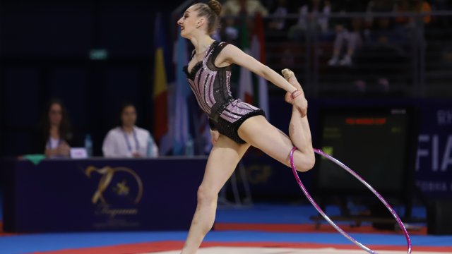 Боряна Калейн спечели златен медал на обръч от Световните игри
