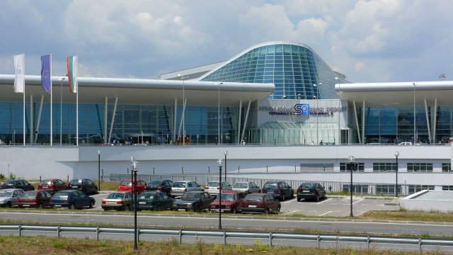 Операторът на столичното летище "СОФ Кънект" планира основен ремонт на