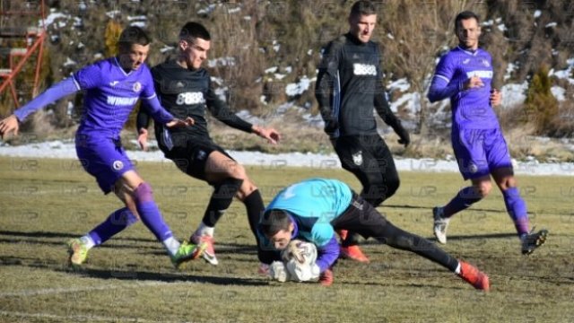 Пирин направи важна крачка към оцеляването си в елита след