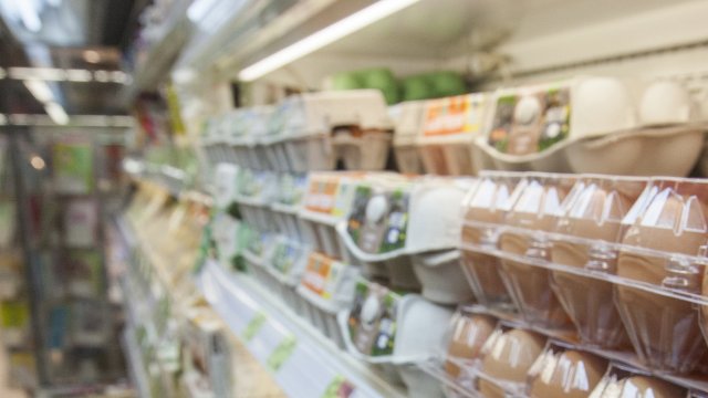 Във Великобритания разграбиха яйцата, рафтовете в магазините са празни