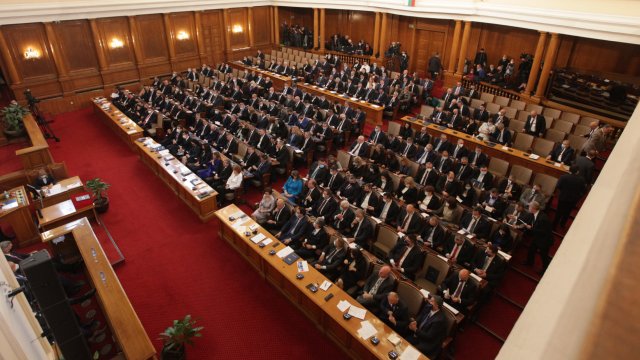 Държавният бюджет за 2022 г влиза на първо четене в