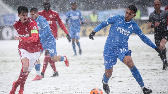 ЦСКА изпусна да победи Левски в снега на стадион Васил