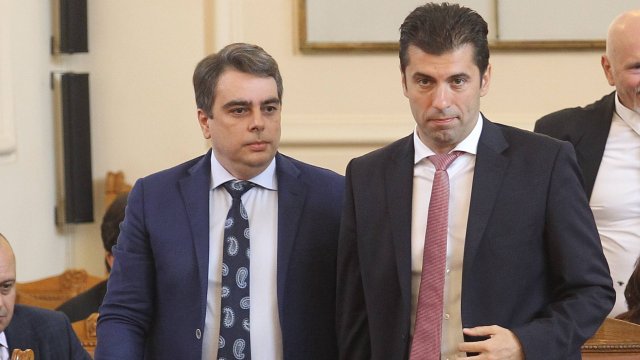 Парламентът гласува и прие оставката на правителството на премиера Кирил